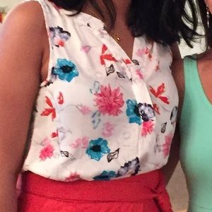 Floral multicolored sleeveless top